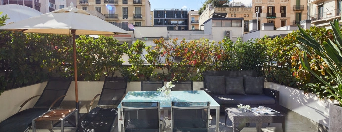 02-hotel-majestic-habitacion-apartamento-eixample-patio.jpg