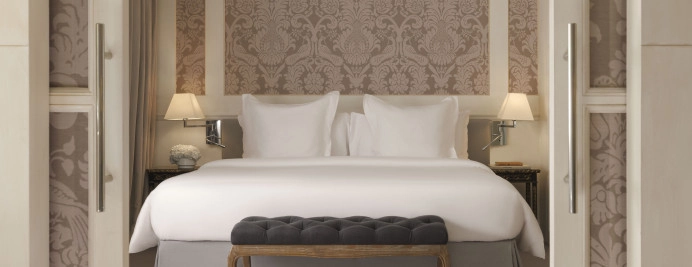 000-junior-suite-city-view-paseo-gracia-cama-king-salon-new.jpg