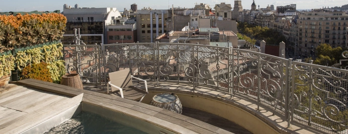 08-penthouse-terraza-solarium-jacuzzi-vistas-paseo-de-gracia.jpg