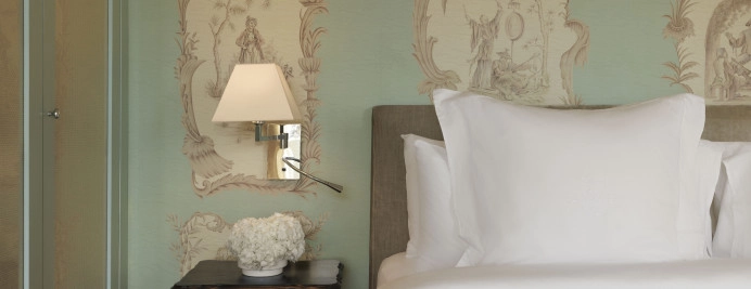 900-penthouse-dormitorio-pared-azul-ilustraciones-clasicas.jpg