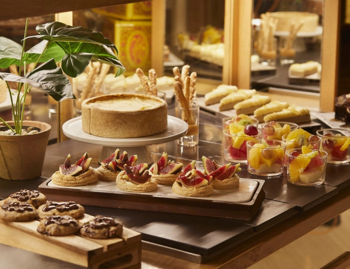 500-slider-fine-dining-solc-brunch-majestic.jpg