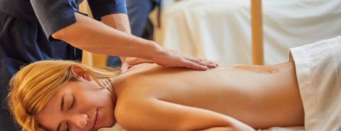 40-hotel-majestic-wellness-tratamiento-espalda.jpg