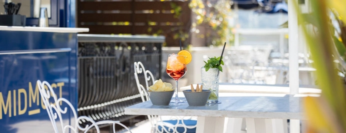06-hotel-midmost-terraza-2024.jpg